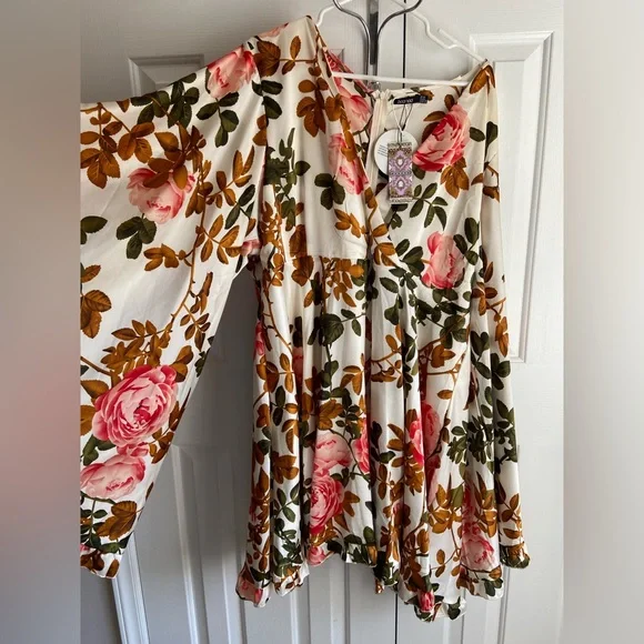 Butterfly Sleeve Plus Dress - Picture 1 of 3